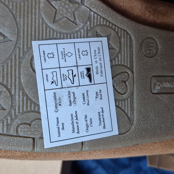 Bearpaw Suede Wide Width Slippers with Pom-Pom Size 9, New With Tags! - Picture 13 of 17